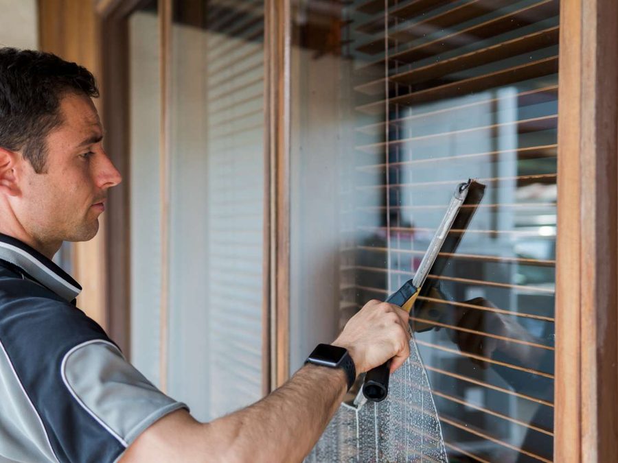 Fensterputzen für Privathaushalte in Lüneburg